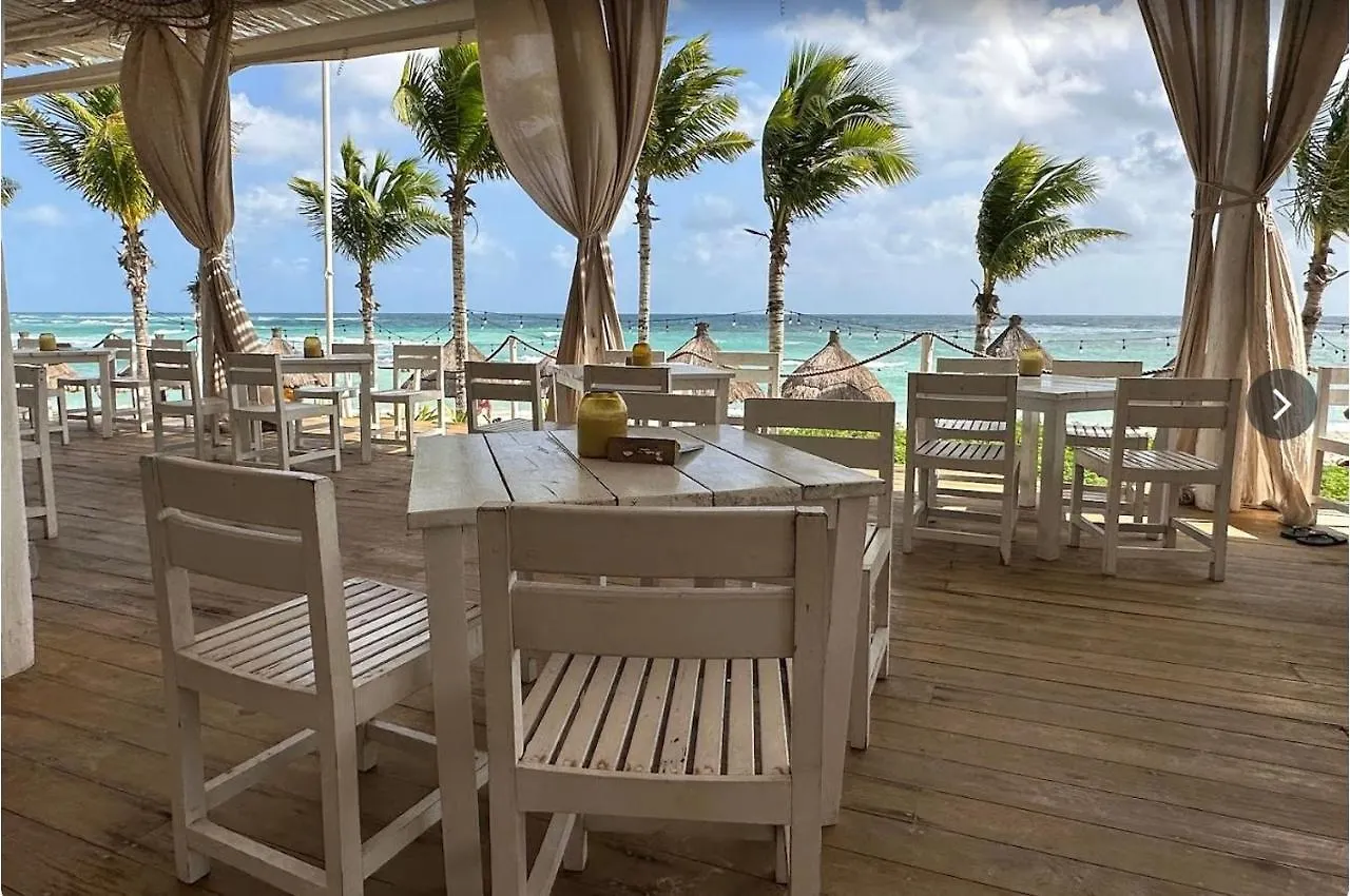 Hermosa Villa En Tulum Country Club Acceso A Playa Akumal