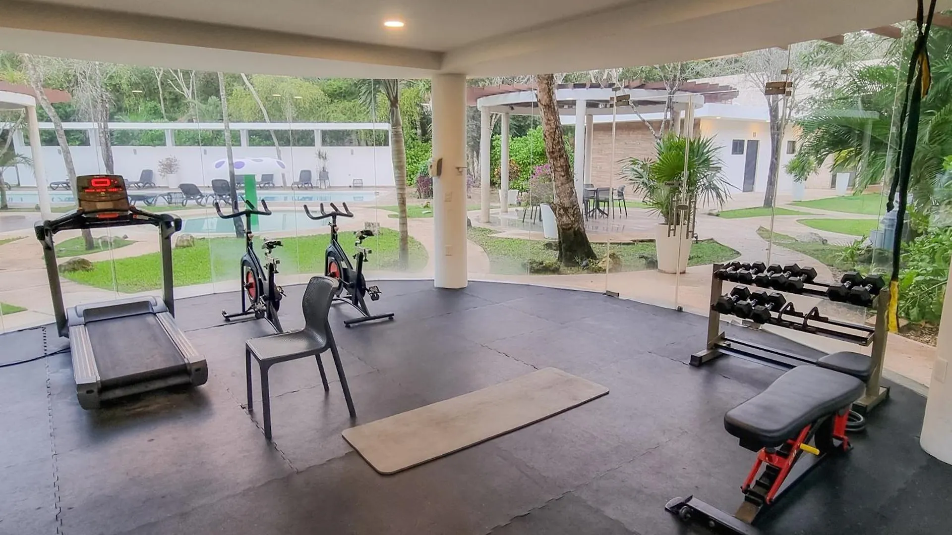 Hermosa Villa En Tulum Country Club Acceso A Playa Akumal