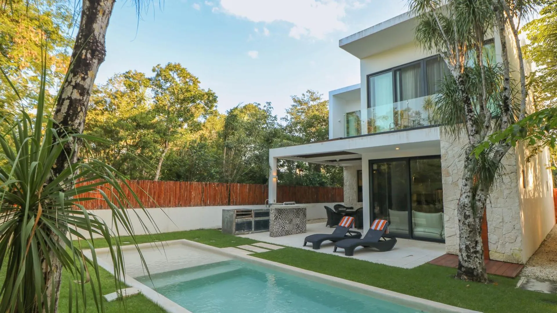 Hermosa Villa En Tulum Country Club Acceso A Playa Akumal