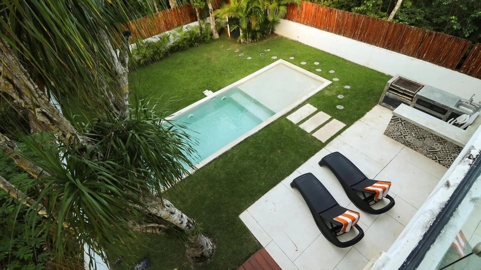 Hermosa Villa En Tulum Country Club Acceso A Playa Akumal