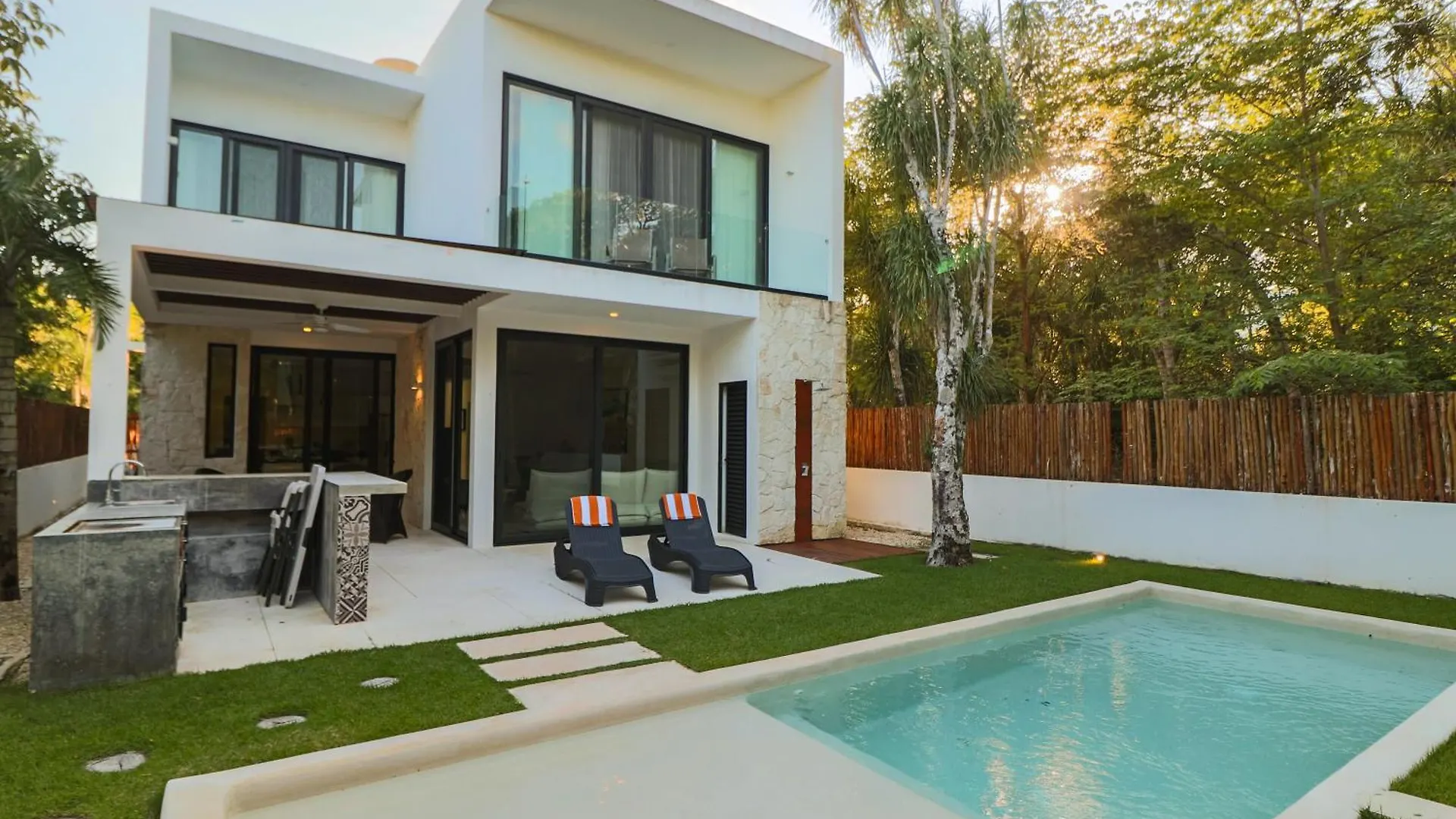 Hermosa Villa En Tulum Country Club Acceso A Playa Akumal