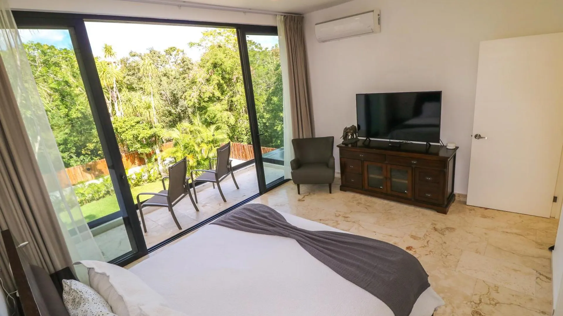 Hermosa Villa En Tulum Country Club Acceso A Playa Akumal